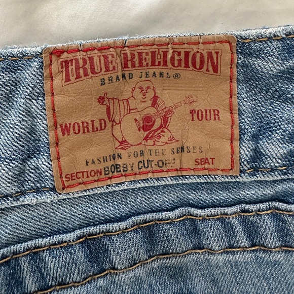True Religion Bobby Cutoff Distressed Denim low rise Shorts Light Wash Frayed 30 - Picture 11 of 12